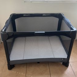 4 Moms Playyard Breeze With Portable Bassinet Changing Table