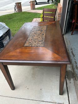 Dining room table