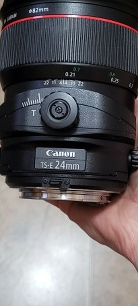 Canon TS-E 24mm f/3.5L II Tilt-Shift Lens