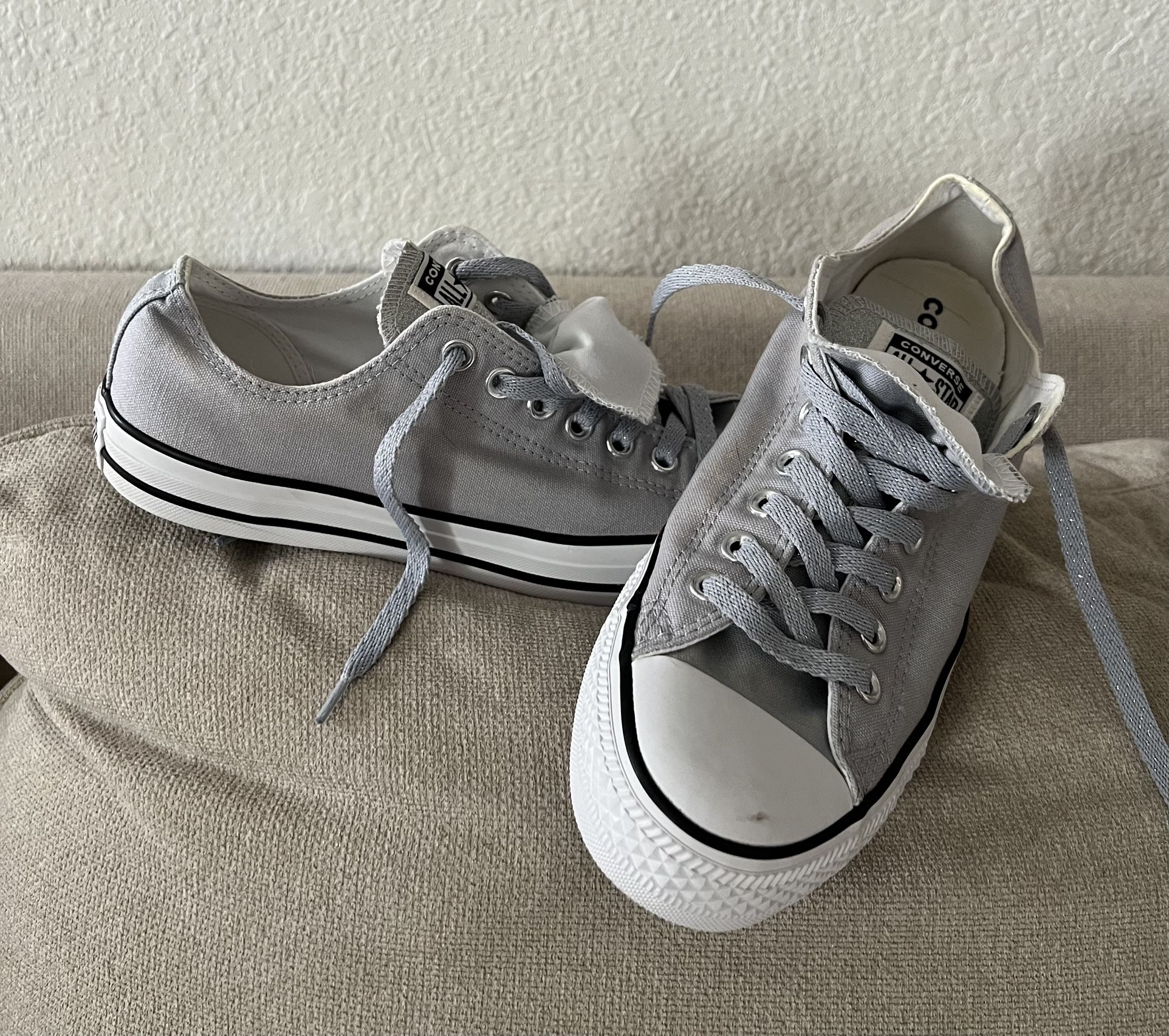 Women’s Size 11 Converse Shoes