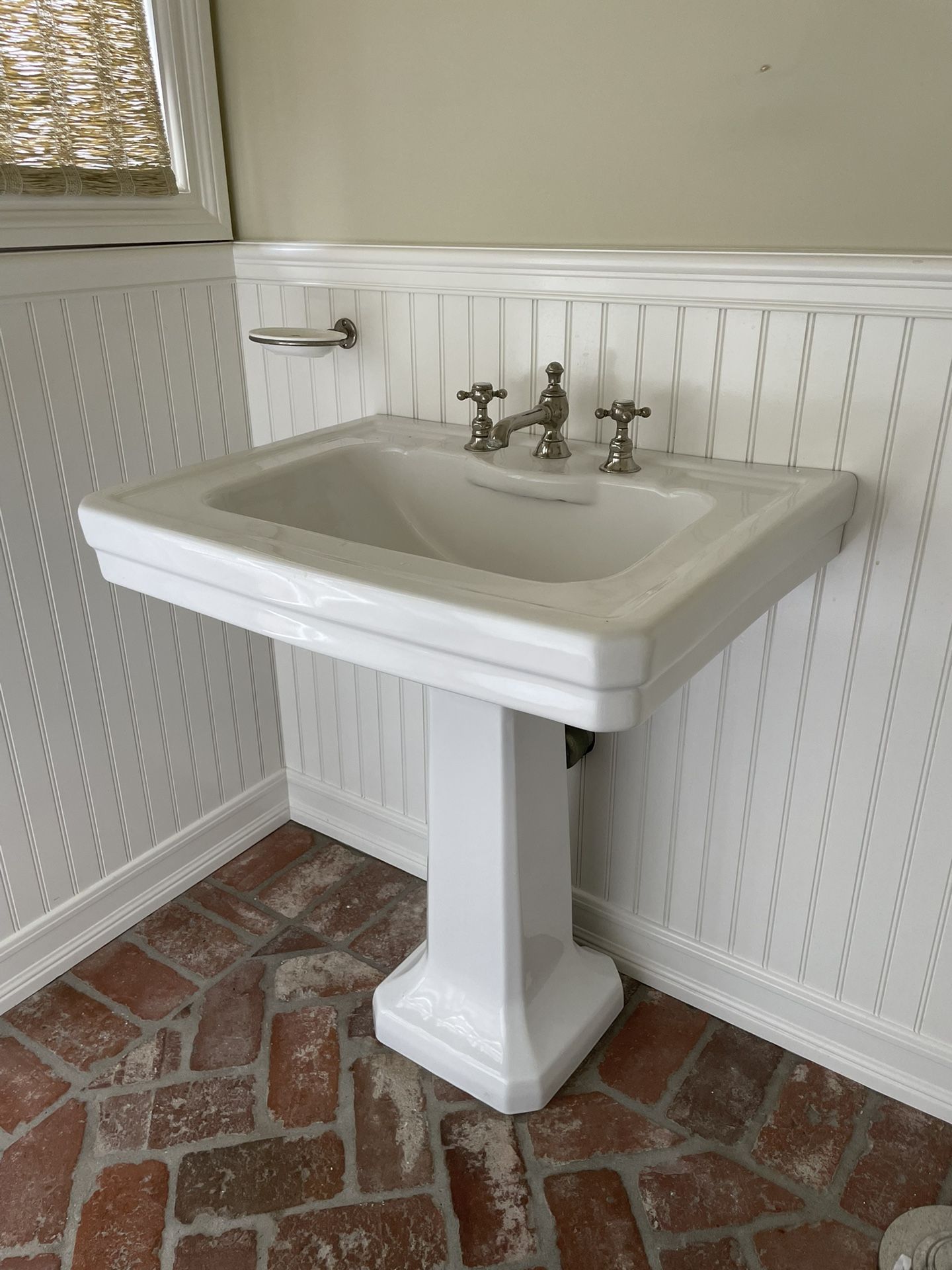 Waterworks pedestal Sink with Faucet