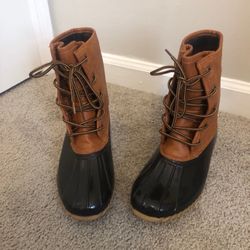 Women's Maplewood Casual Duck Boot Size 8.5