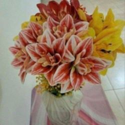 *** NEW LOW PRICE *** Ceramic Vase w Faux Floral Bouquet (Amaryrillis / Lavender / Gypsophila) @ Lasting Creations