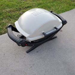 Weber Tailgating Travel Grill