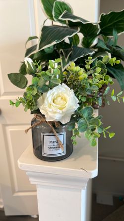 Artificial plant with flower