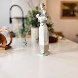 Lladro Porcelain Figurine