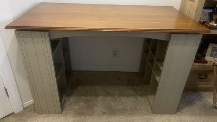 Country Style Executive Desk