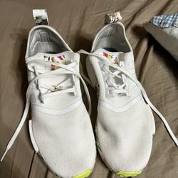 Walking shoes/stylish