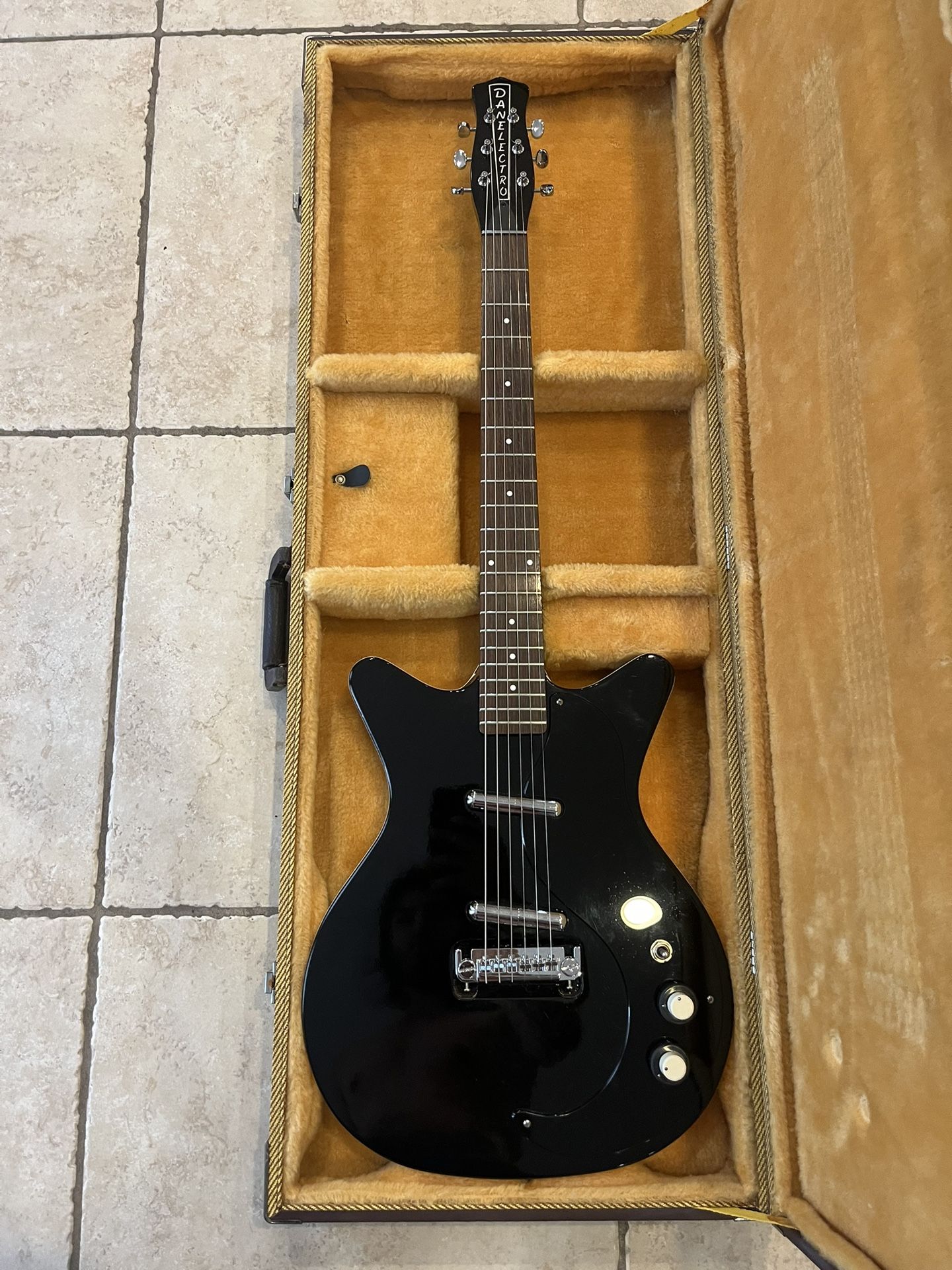 Danelectro 59 Nos+ (Mint) w/ Danelectro Vintage Tweed Hardshell Case