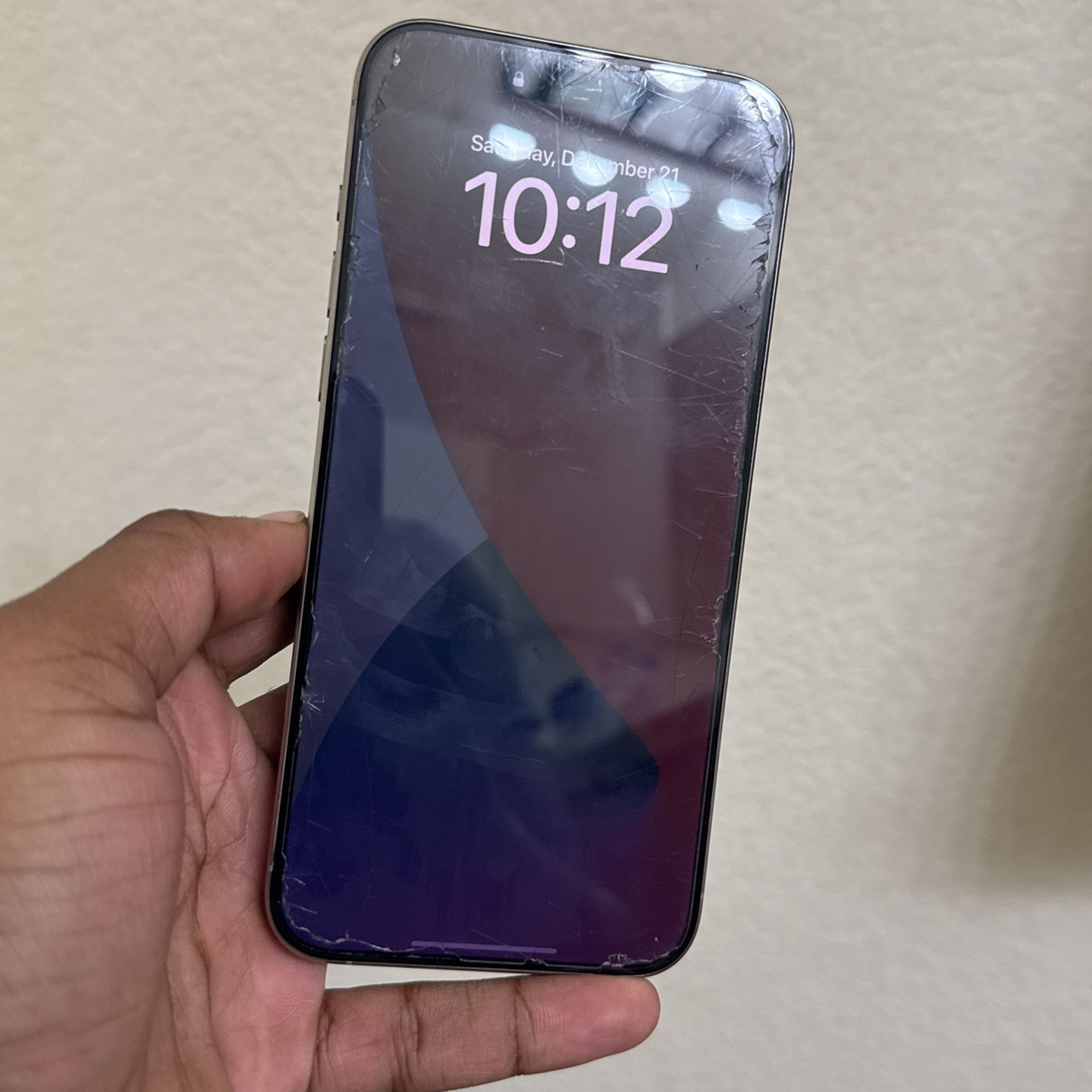 Locked iPhone 16
