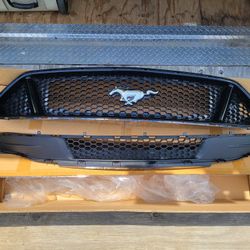 2020 Mustang GT Upper And Lower honeycomb Grill. 