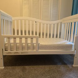 Crib/Toddler Bed 