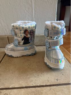 Frozen Princess Snow Boots – Toddler Size 6