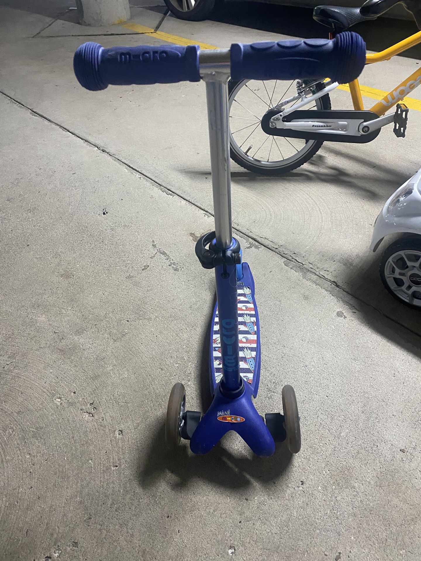Used Micro Kickboard Scooter Mini With Knee Pad Set