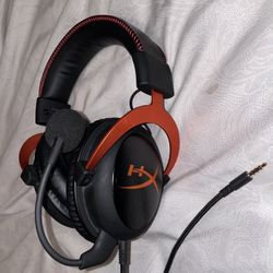 HyperX Cloud Gaming Headset (WORKS PERFECT AND IN AMAZING CONDITION) For Pc, Ps4, Ps3