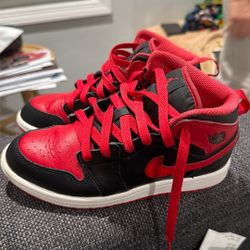 Air Jordan 1 Mid Kids 1.5Y