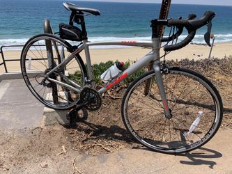 KHS Flite 280. 16 speed 52c lightweight aluminum frame