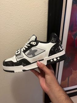 Lv Velcro strap trainers black and white size 10