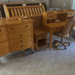 Wood Bedroom Furniture Set