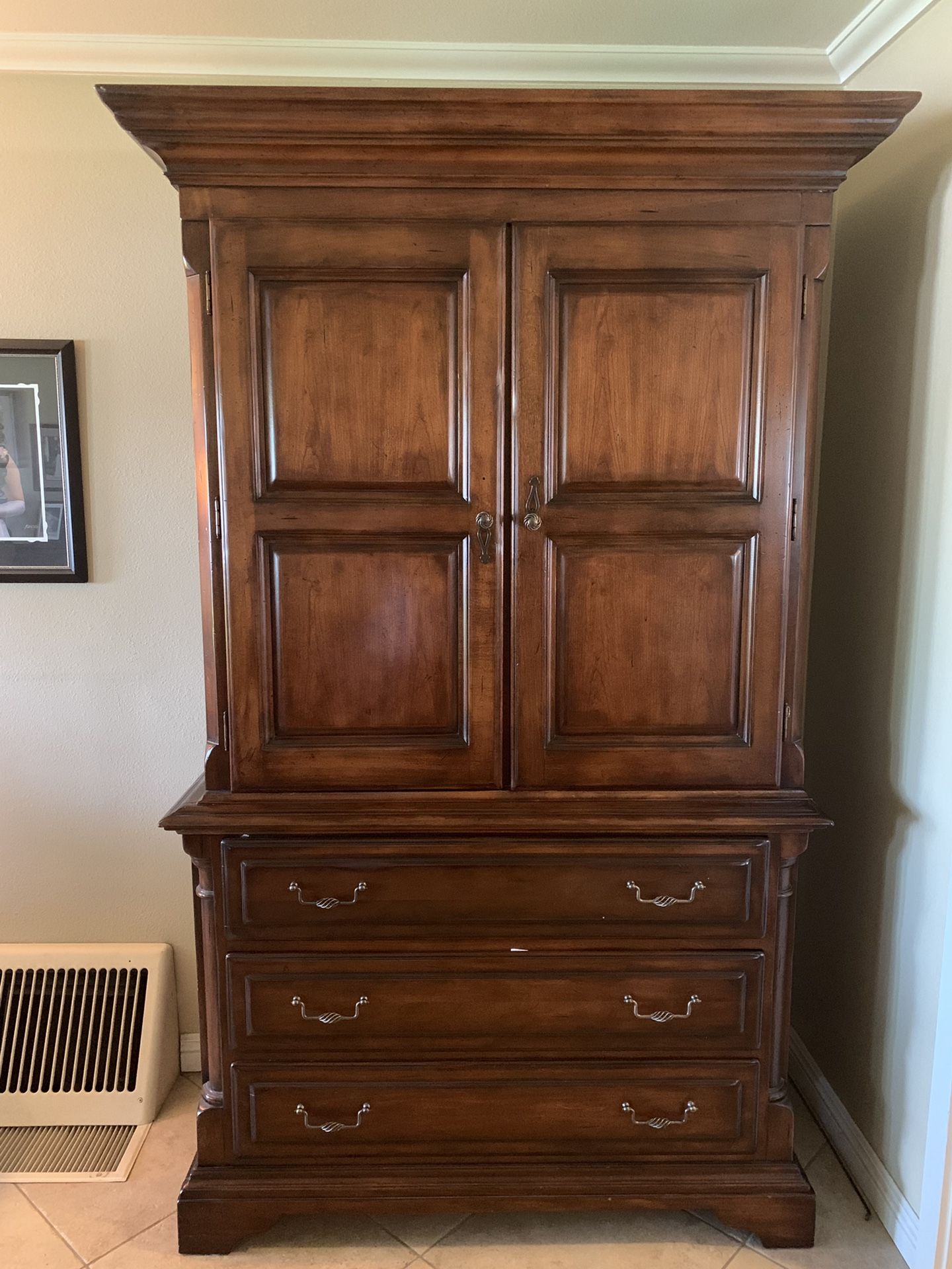 Alexander Julian bedroom set for sale! for Sale in Yorba Linda, CA