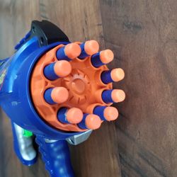 2 Nerf guns