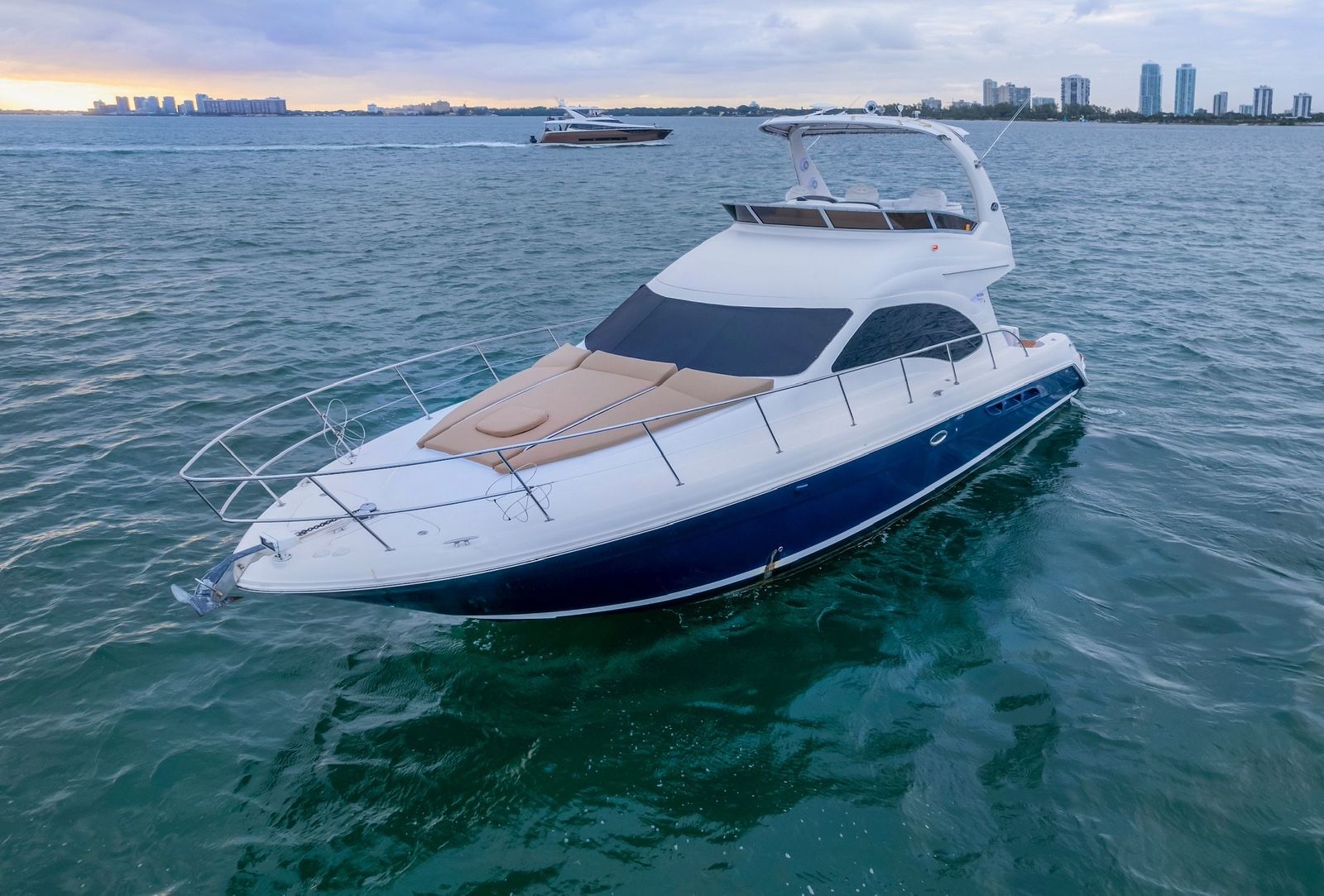 51FT searay One Love Yacht Charters