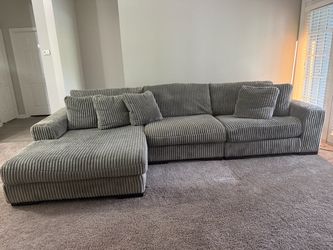 Lindyn Fog Modular Sectional w/ Chaise – Good Condition