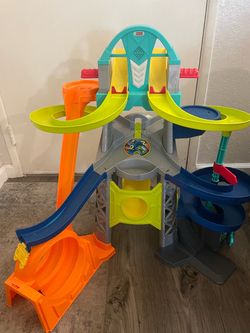 Fisher Price race track