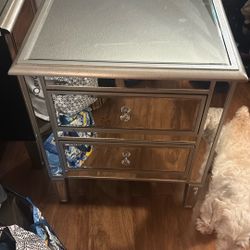 2 Drawer Dresser With Mirrors All Around