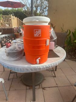 5 gallon Igloo Bucket