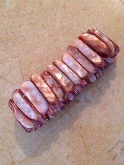 Shell stretch bracelet