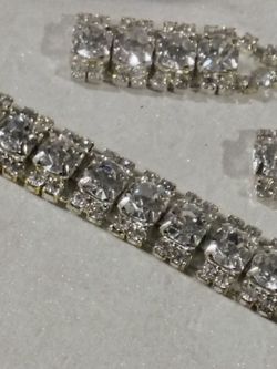 Bling necklace set with earrings