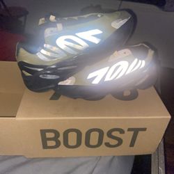 Yeezy 700