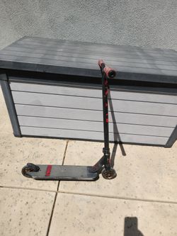 Envy Colt Scooter Used With New Grips
