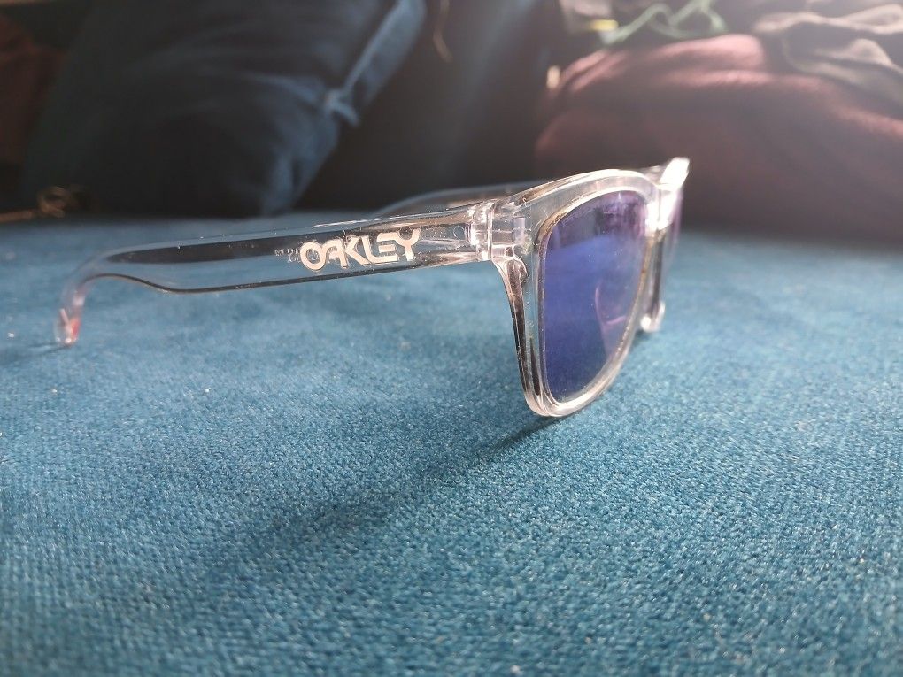 009245 Oakley FrogSkin Sunglasses