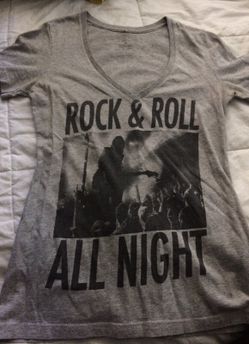 Rock n roll gray v-neck from zumiez