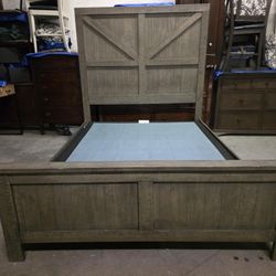 Modern Gray Rustic Queen Size Bed Frame with Boxspring