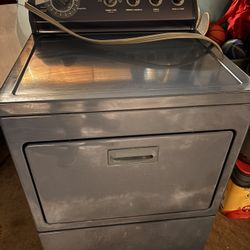 Very Nice Electric Dryer  Works Great Pick Up Milwaukee Area Or Can Deliver For $25 Fee