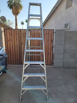 8-ft Aluminum Ladder