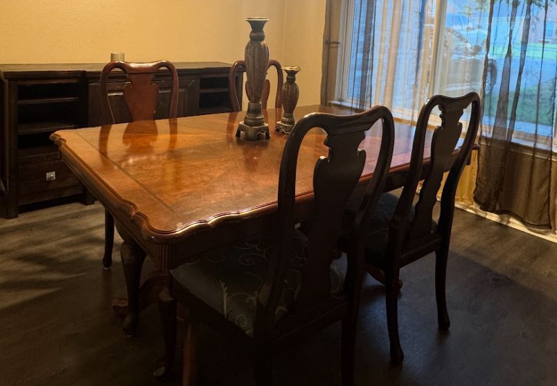 Dining table with 4 chairs