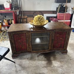 Entertainment center