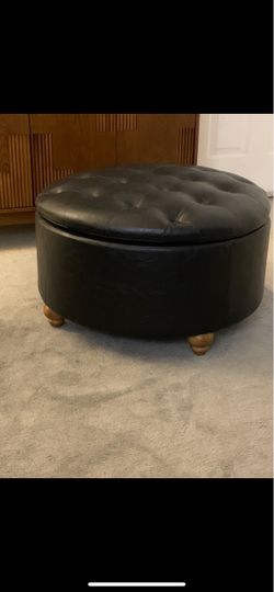 30” Round Storage Ottoman Coffee Table w/ Reversible Tray – Black Tufted