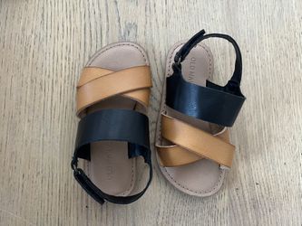 Brand New Girls 7T Sandals 