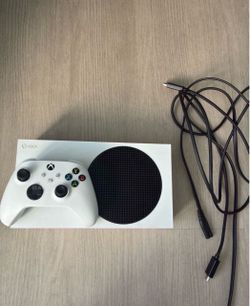 Xbox Series S (Lightly Used)