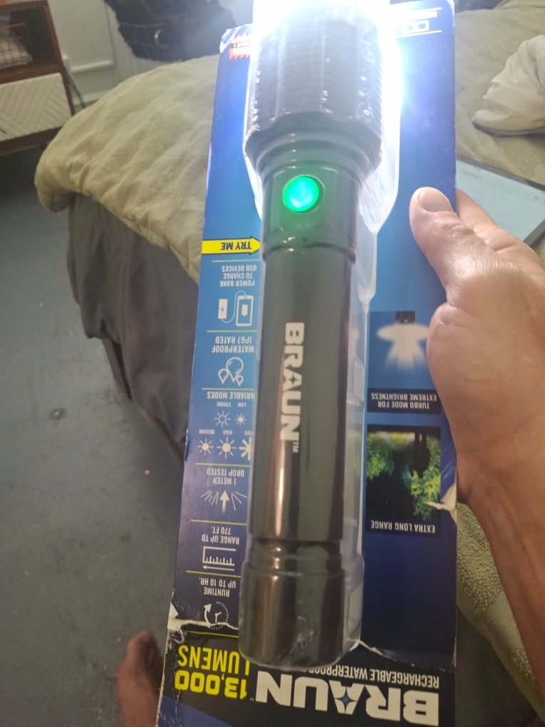 Braun 13000 Lumens Light