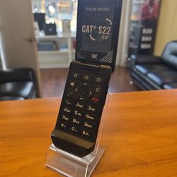 Cat S22 Flip. Heavy Duty Phone