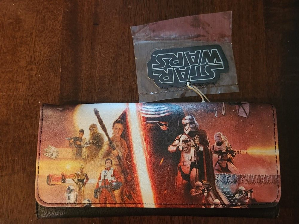 Brand New Disney Loungefly Star Wars The Force Awakens Trifold Wallet