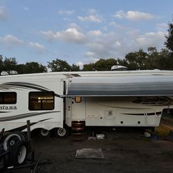 2011 Keystone Montana 3900FB