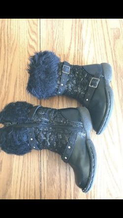 Girl boots size 7
