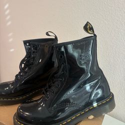 Dr Martens $25